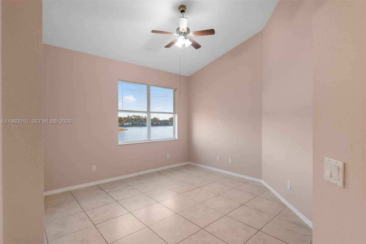 4246 Liron Ave, Unit 203, Fort Myers, FL 33916 Photo