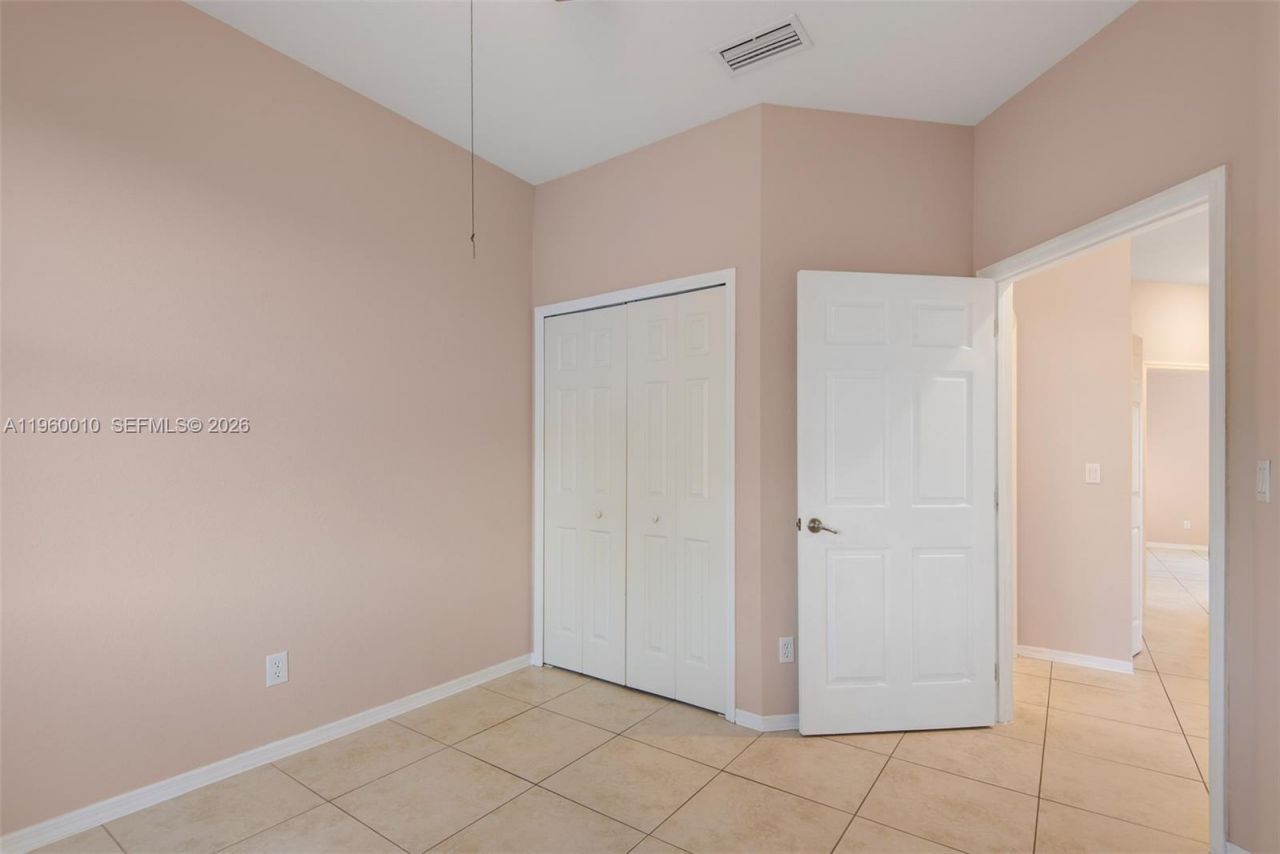 4246 Liron Ave, Unit 203, Fort Myers, FL 33916 Photo