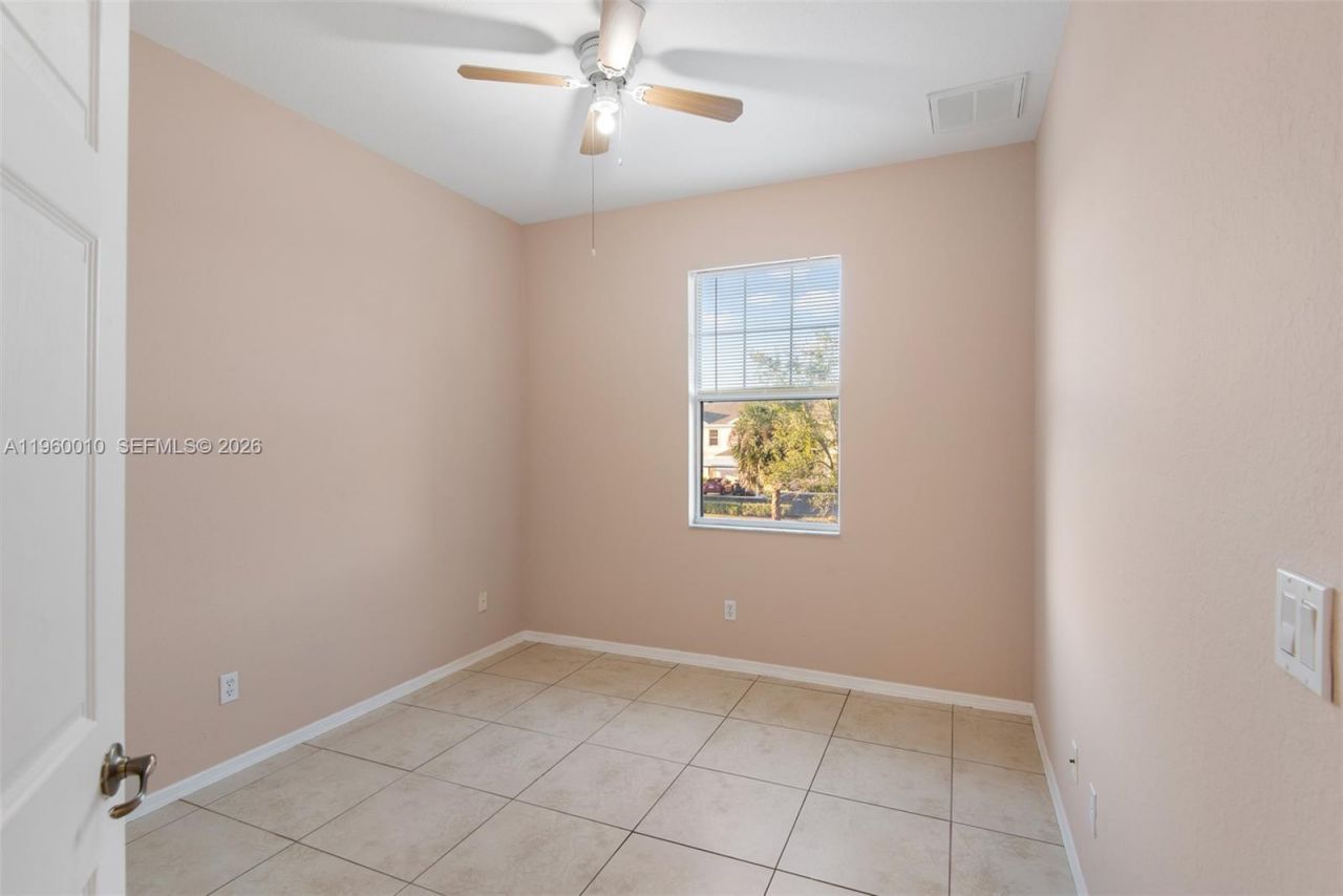 4246 Liron Ave, Unit 203, Fort Myers, FL 33916 Photo