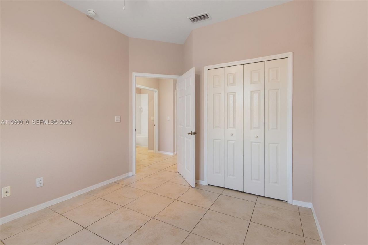 4246 Liron Ave, Unit 203, Fort Myers, FL 33916 Photo