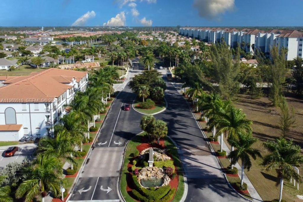 4246 Liron Ave, Unit 203, Fort Myers, FL 33916 Photo