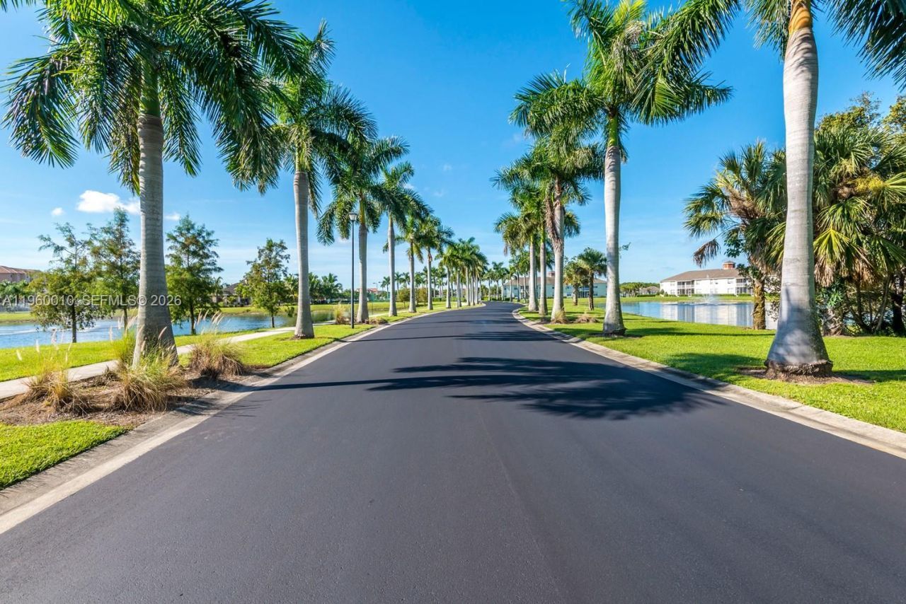 4246 Liron Ave, Unit 203, Fort Myers, FL 33916 Photo