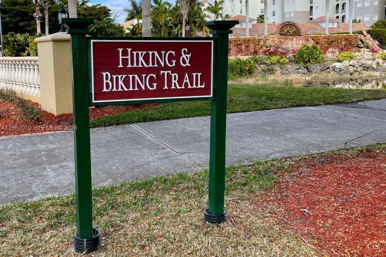 4246 Liron Ave, Unit 203, Fort Myers, FL 33916 Photo