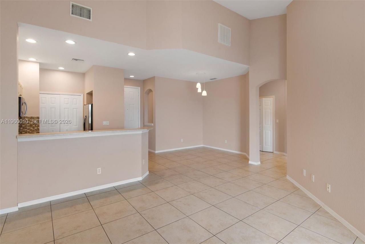 4246 Liron Ave, Unit 203, Fort Myers, FL 33916 Photo