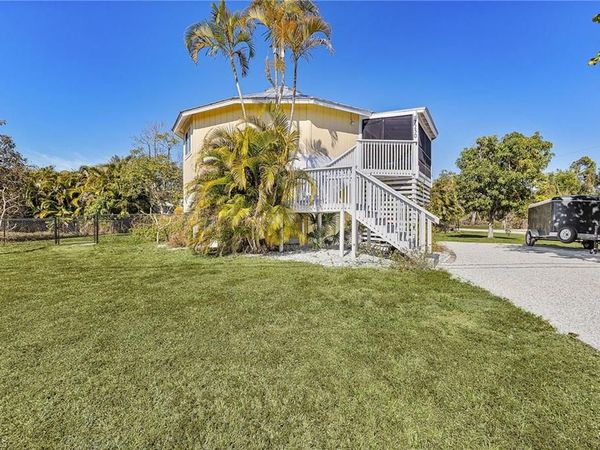 7250 Caloosa DR, BOKEELIA, FL 33922