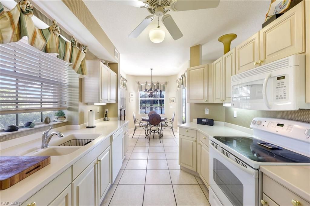 610 Laguna Royale Blvd, Unit 1001, Naples, FL 34119 Photo
