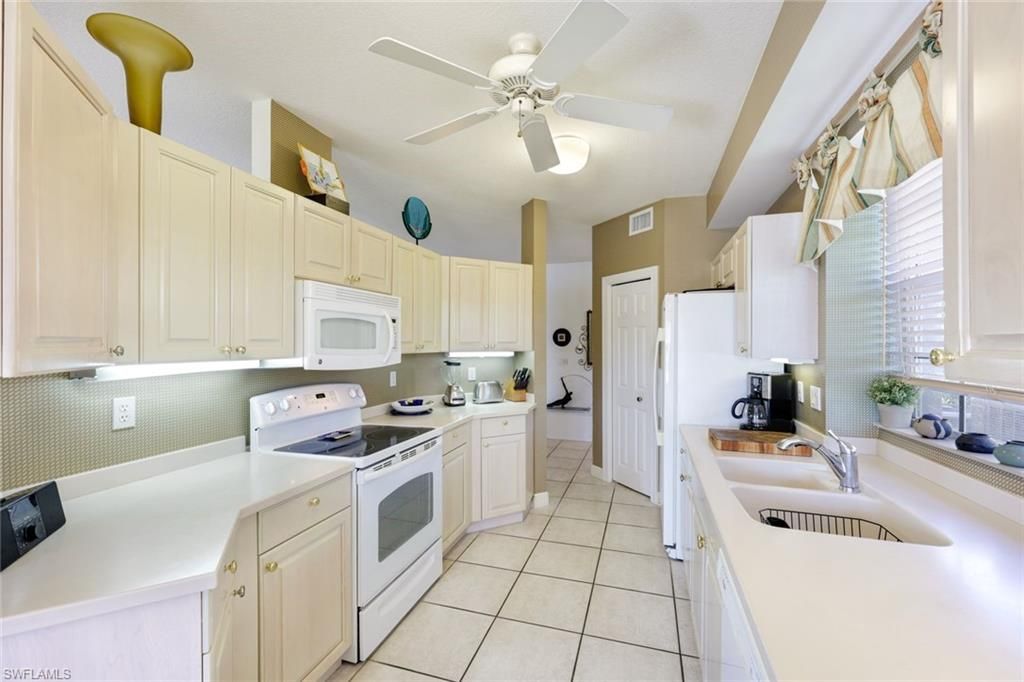 610 Laguna Royale Blvd, Unit 1001, Naples, FL 34119 Photo
