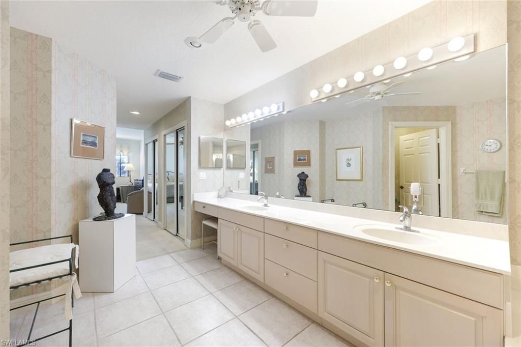 610 Laguna Royale Blvd, Unit 1001, Naples, FL 34119 Photo