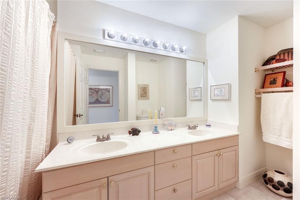 610 Laguna Royale Blvd, Unit 1001, Naples, FL 34119 Photo
