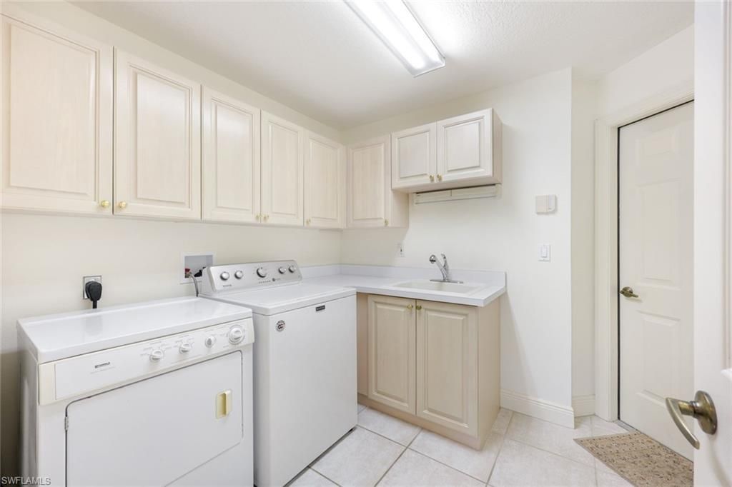 610 Laguna Royale Blvd, Unit 1001, Naples, FL 34119 Photo