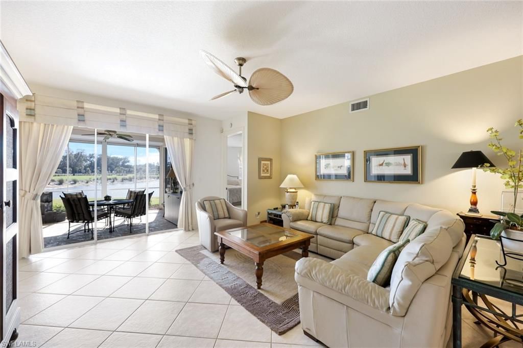 610 Laguna Royale Blvd, Unit 1001, Naples, FL 34119 Photo