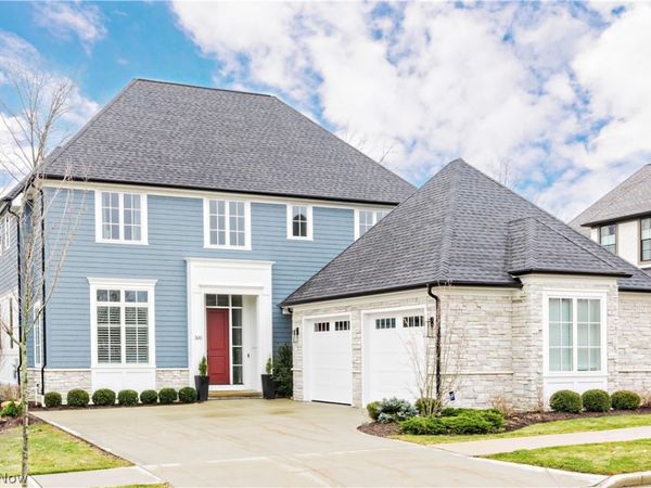 300 Woodridge Lane, Chagrin Falls, OH 44022