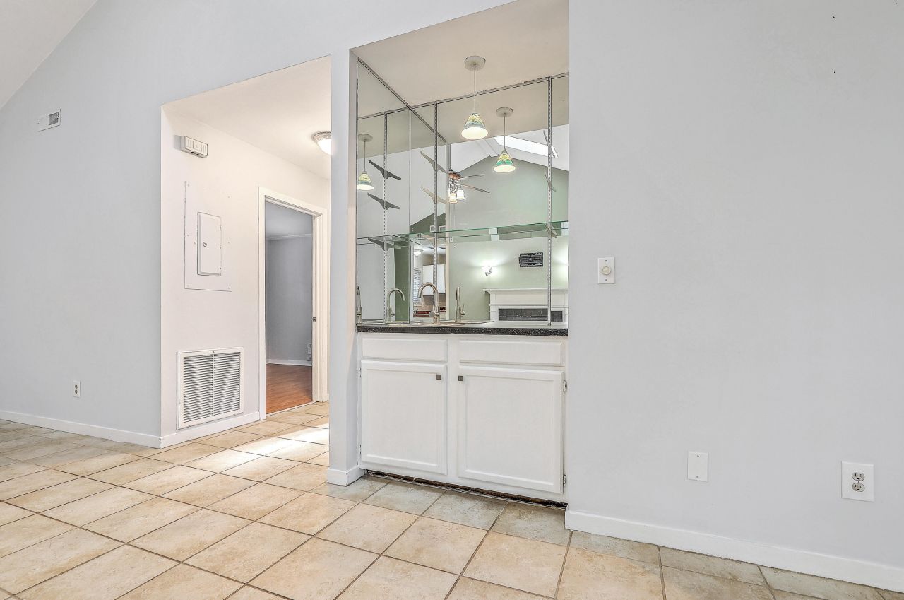 1126 Snap Dragon Court Photo 12