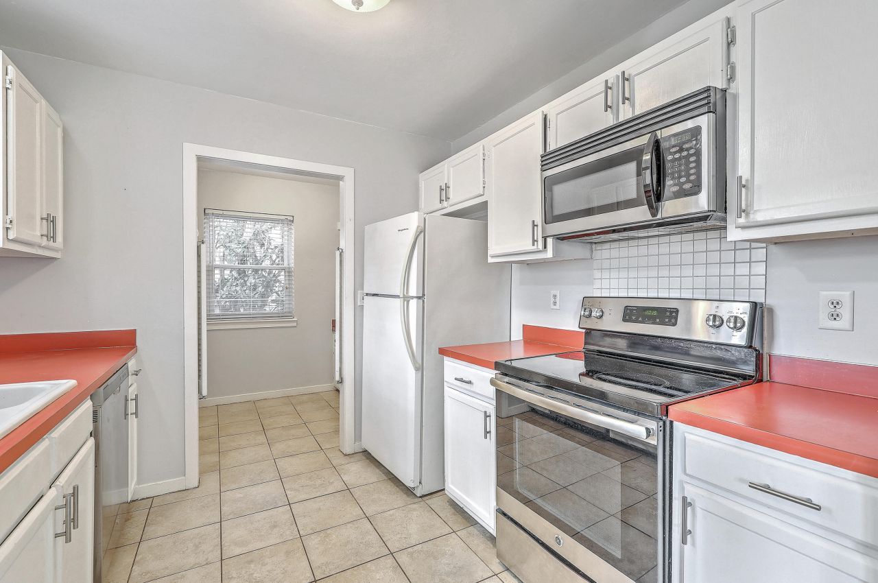 1126 Snap Dragon Court Photo 14