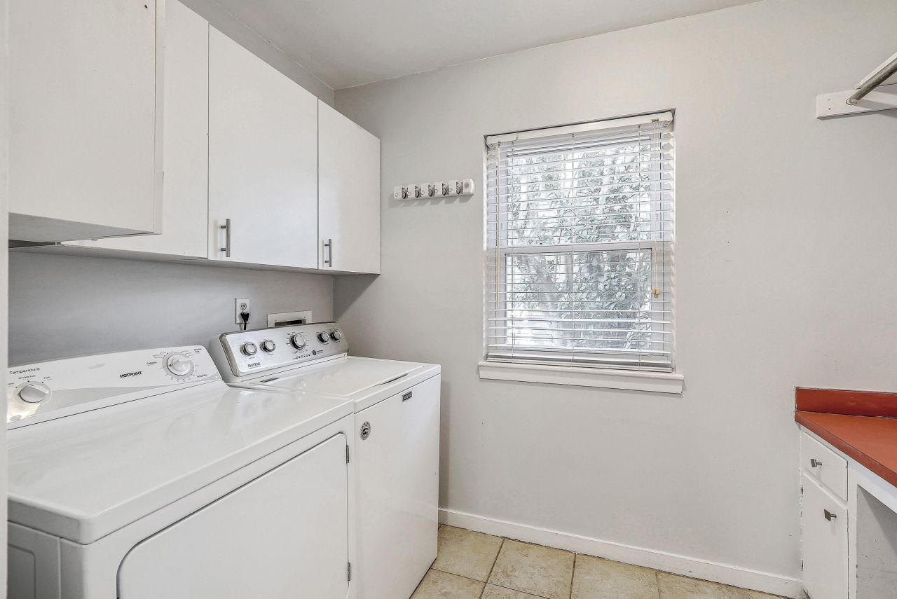 1126 Snap Dragon Court Photo 16