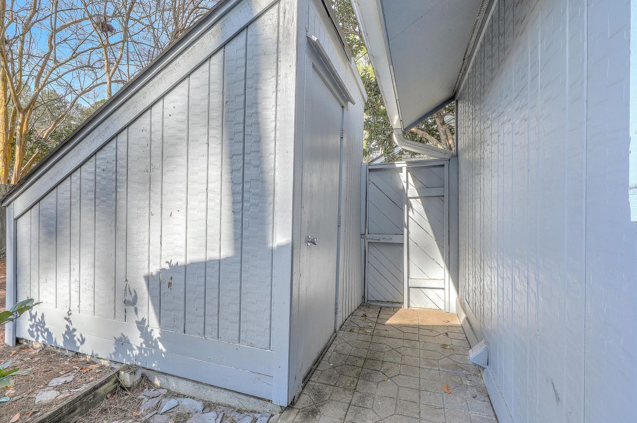 1126 Snap Dragon Court Photo 35