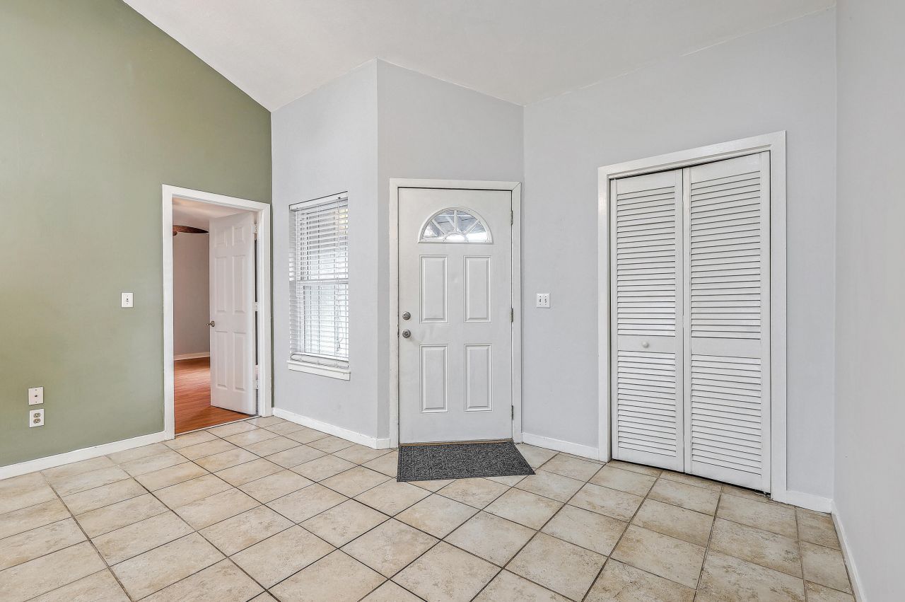 1126 Snap Dragon Court Photo 6