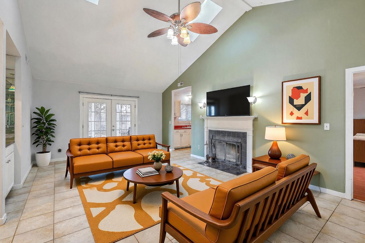 1126 Snap Dragon Court Photo 8