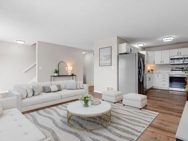 1579 County Road D E, Unit C, Maplewood, MN 55109