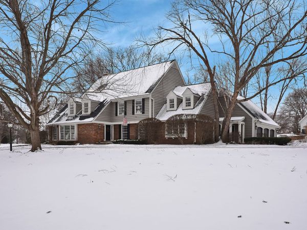 688 Thompsons Way, Inverness, IL 60067