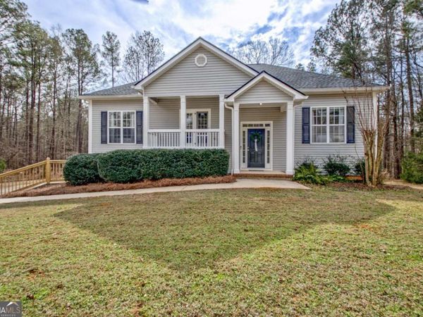 68 Skyview Road, Senoia, GA 30276