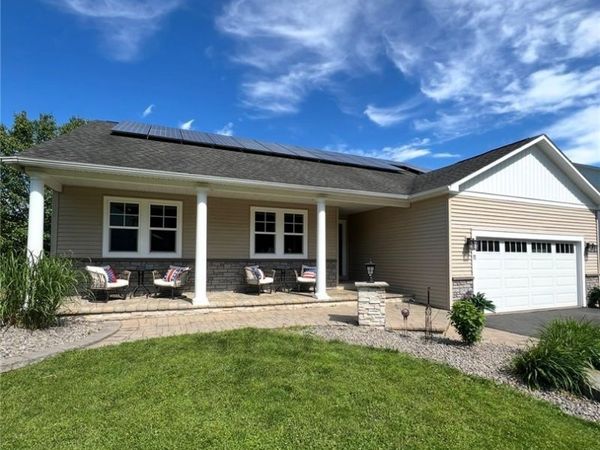 11 Carly Court, Central Square, NY 13036