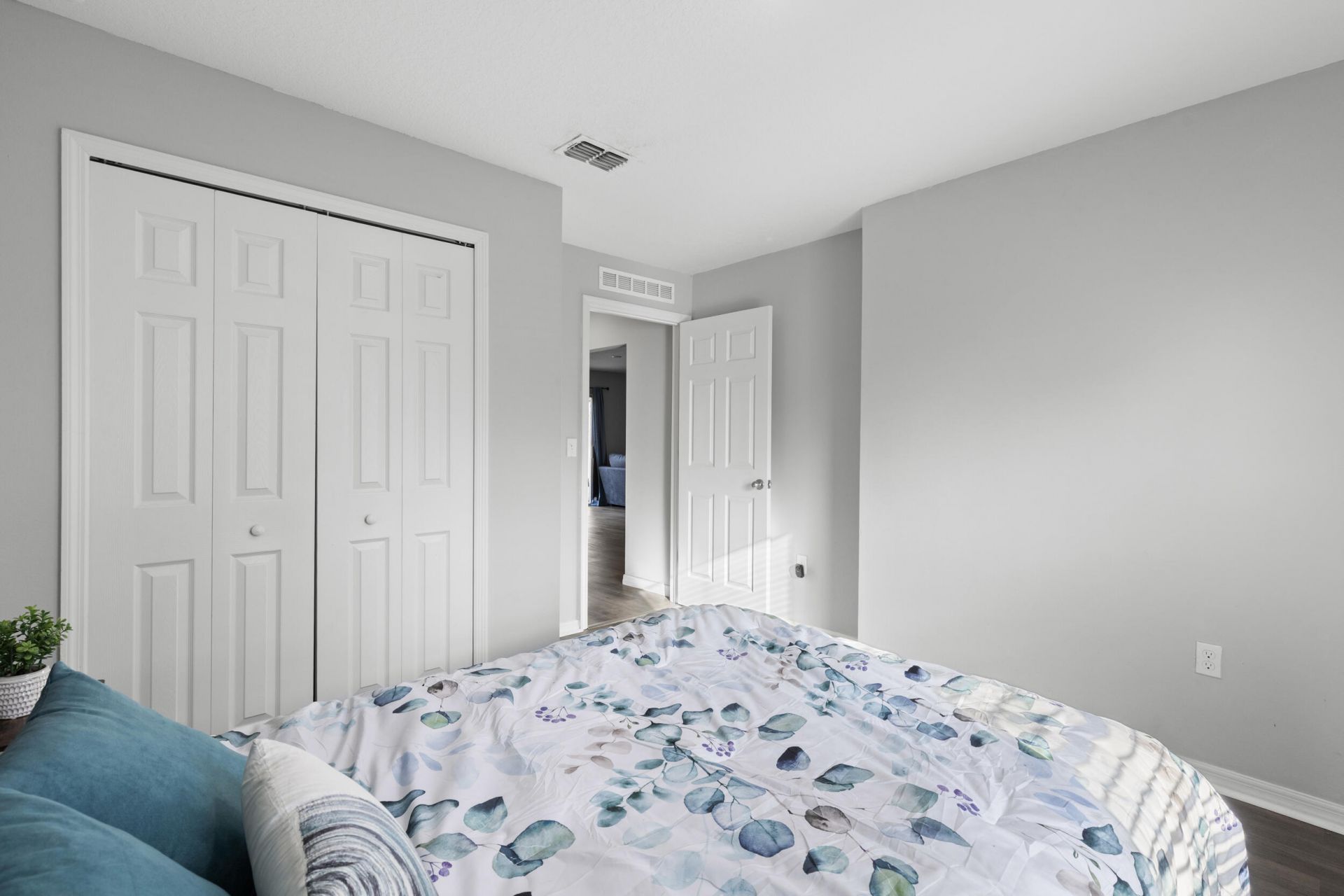 417 SE Seahouse Drive, Port Saint Lucie, FL 34983 Photo