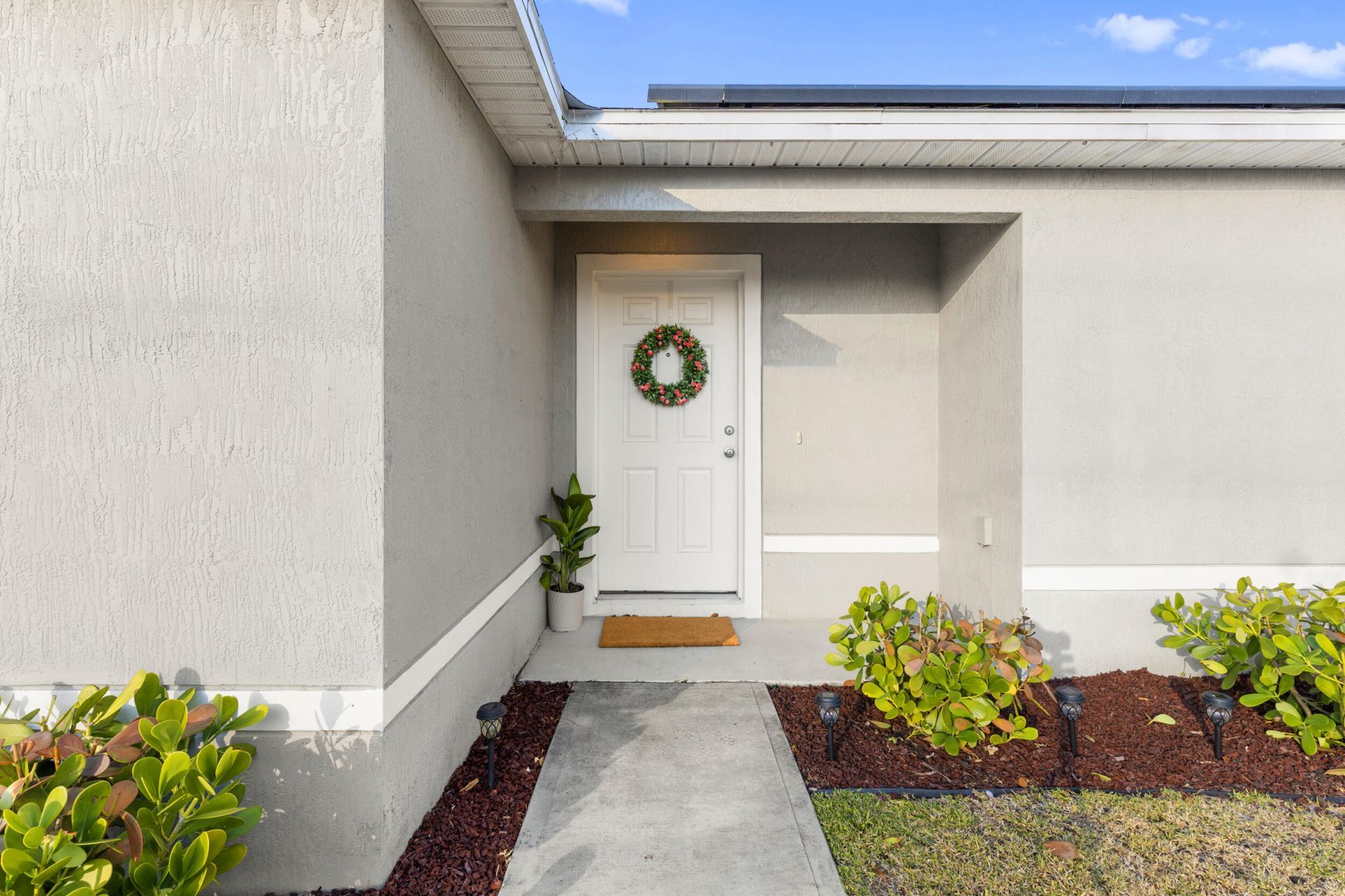 417 SE Seahouse Drive, Port Saint Lucie, FL 34983 Photo