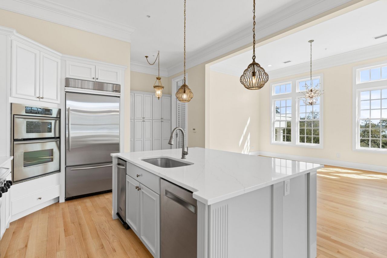 124 Fairbanks Oak Alley Photo 10