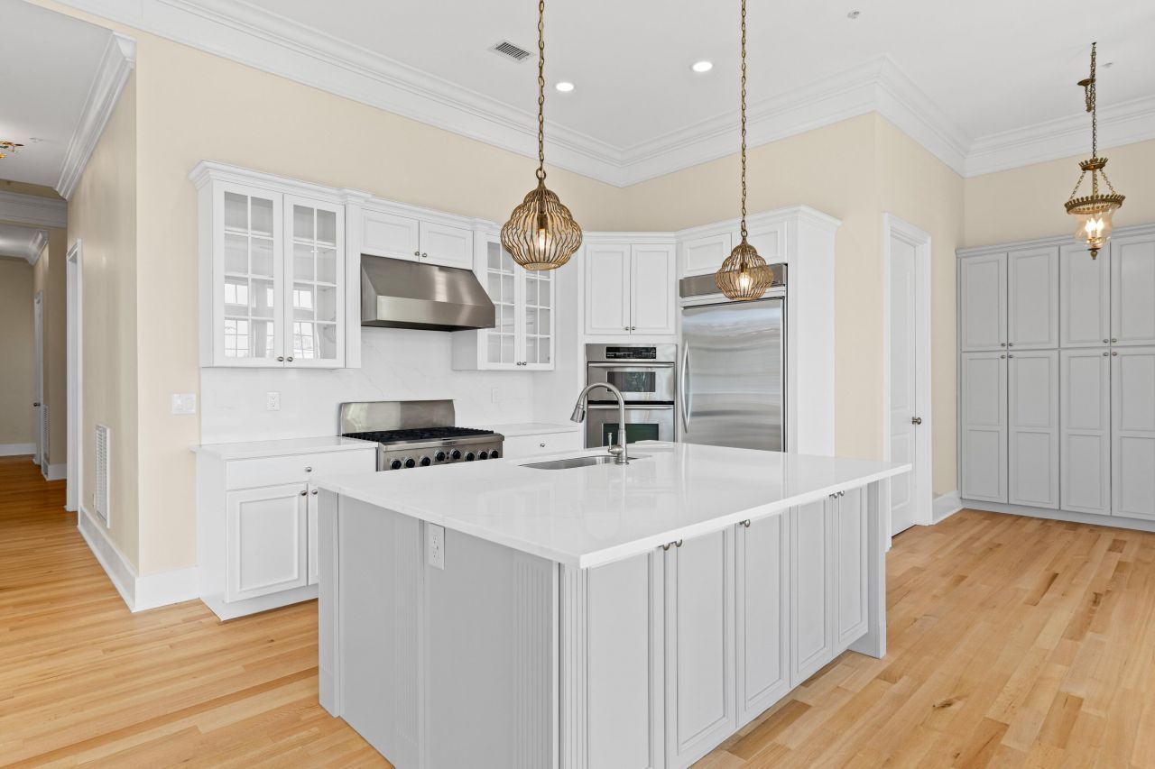 124 Fairbanks Oak Alley Photo 11