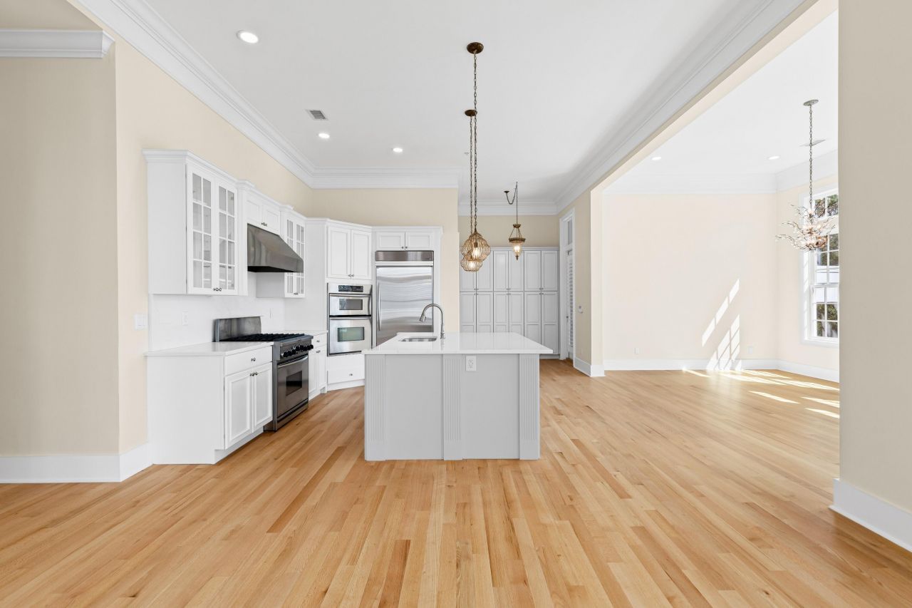 124 Fairbanks Oak Alley Photo 13