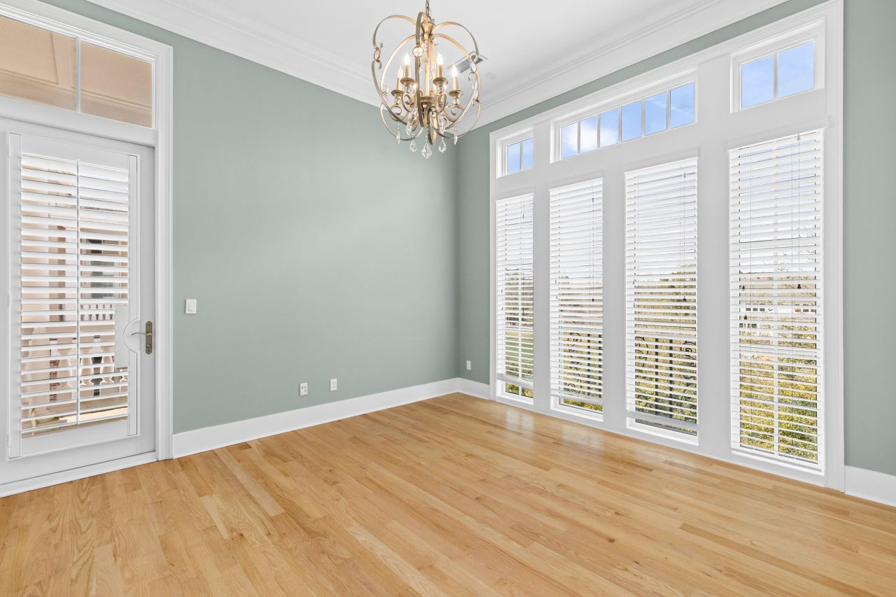 124 Fairbanks Oak Alley Photo 25