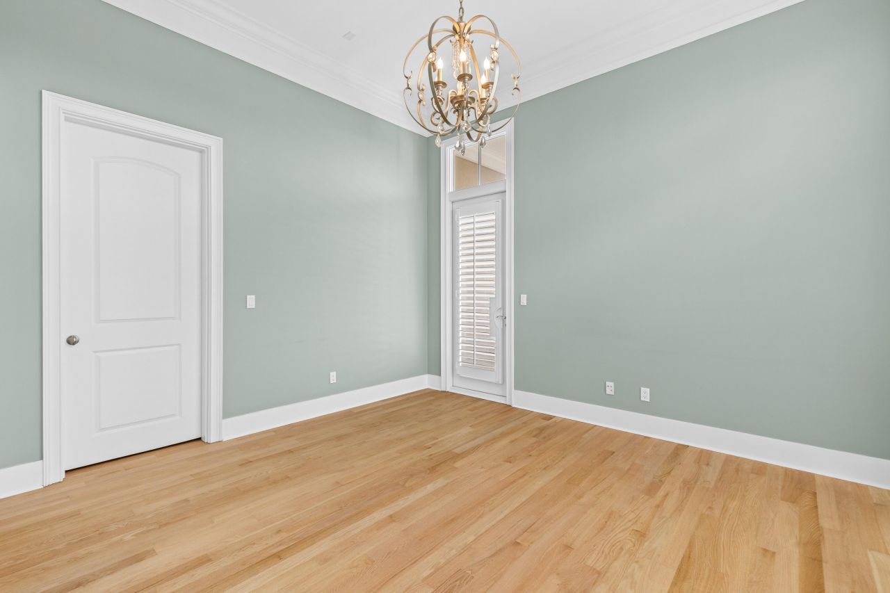 124 Fairbanks Oak Alley Photo 26