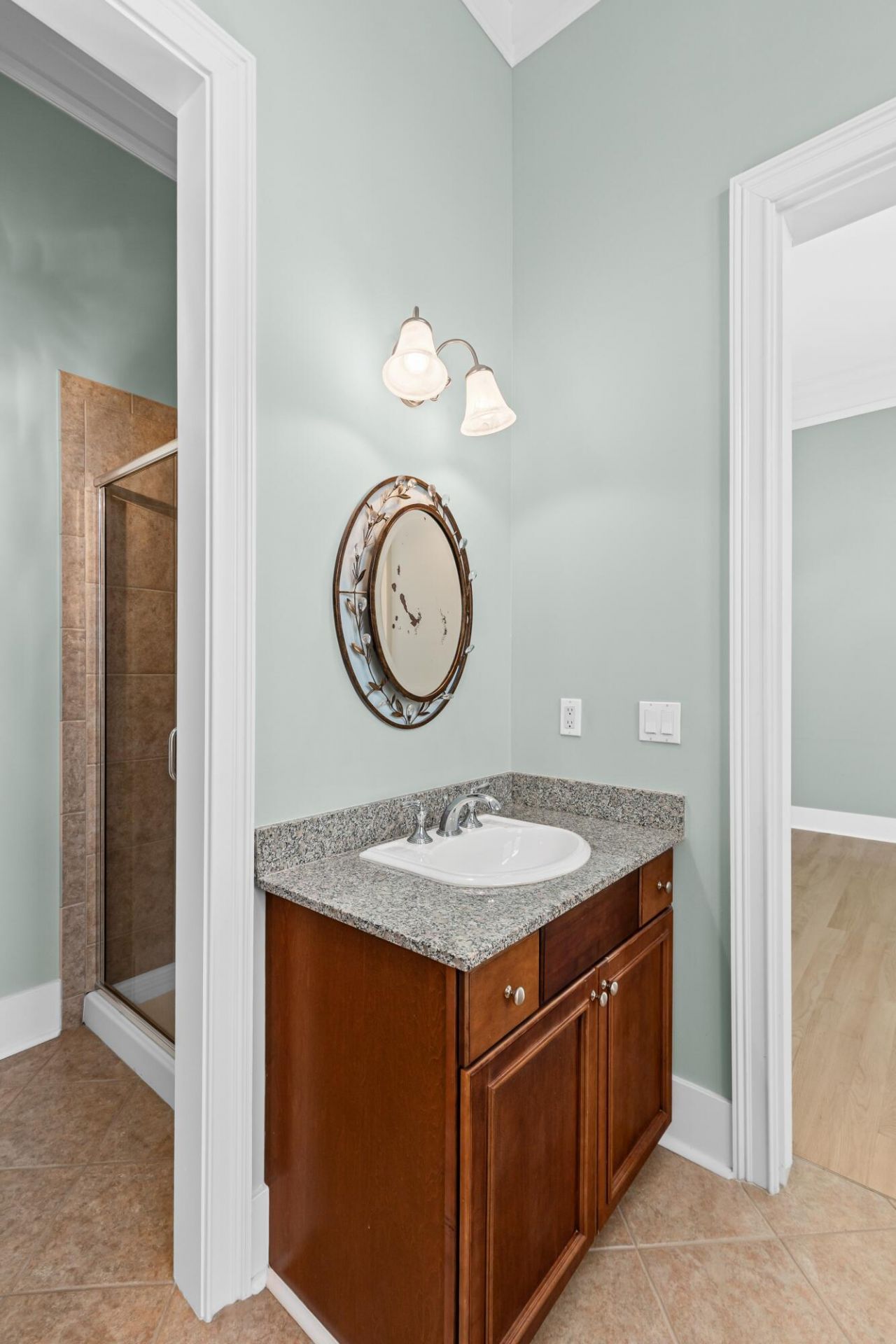 124 Fairbanks Oak Alley Photo 30