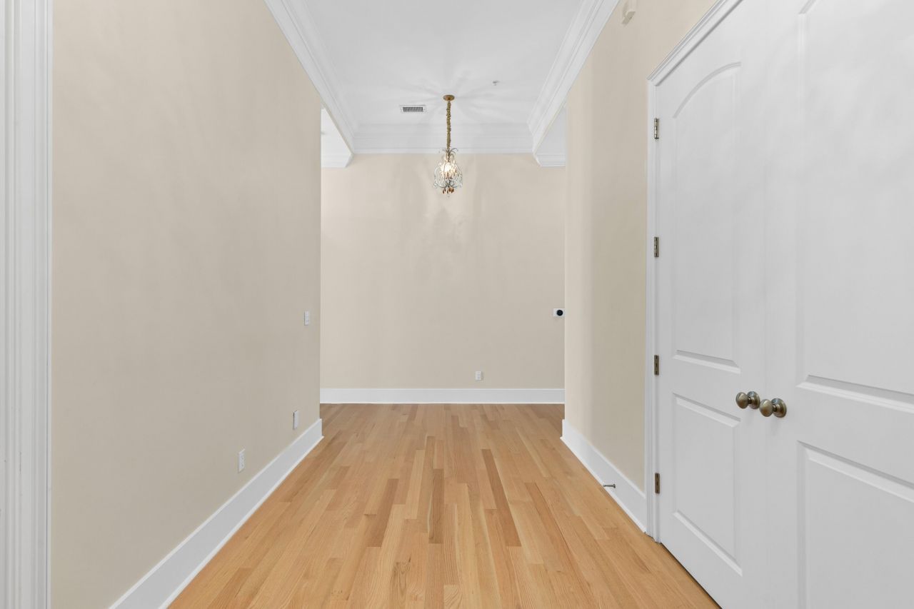 124 Fairbanks Oak Alley Photo 34