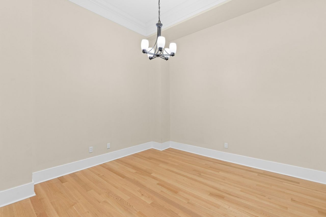 124 Fairbanks Oak Alley Photo 35