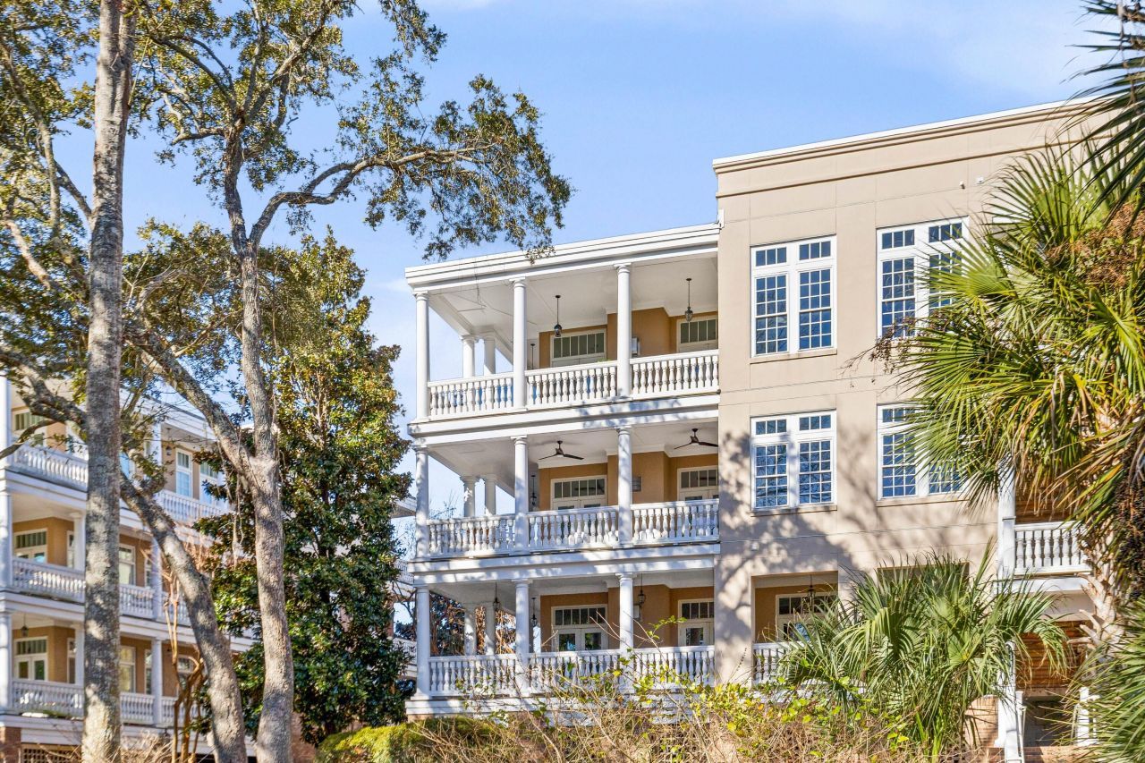 124 Fairbanks Oak Alley Photo 41