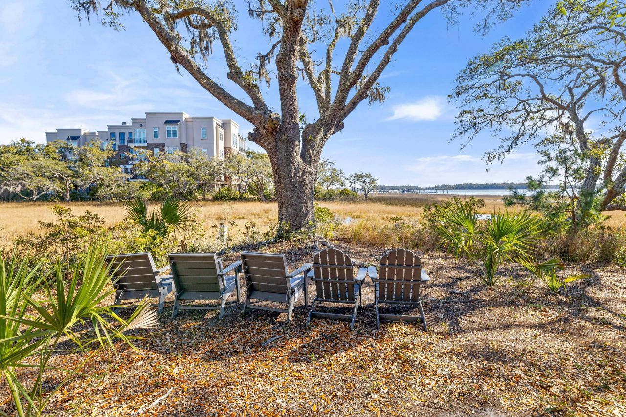 124 Fairbanks Oak Alley Photo 43