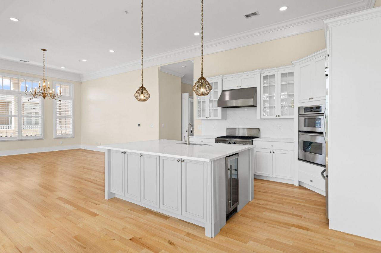 124 Fairbanks Oak Alley Photo 9