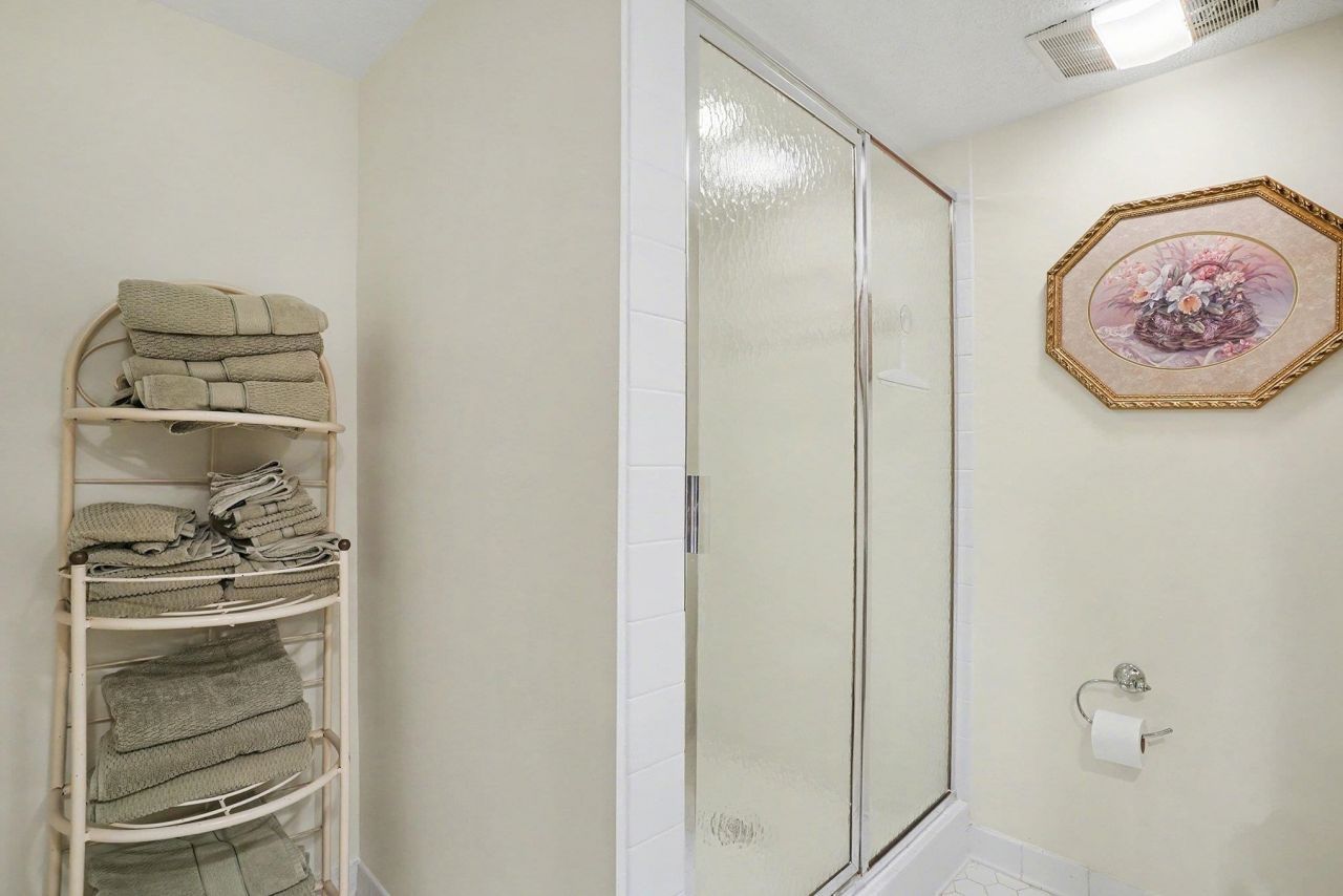 9650 Shore Dr. Photo 15