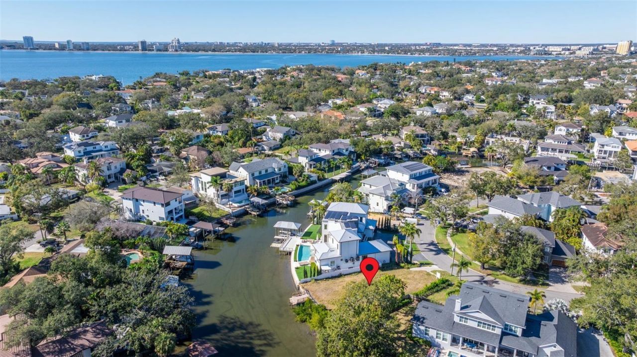 678 Geneva Place, Tampa, FL 33606 Photo