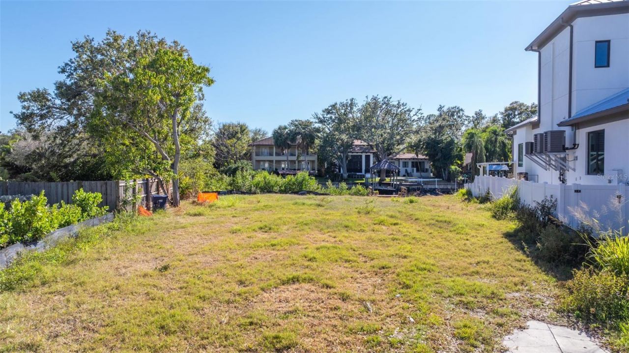 678 Geneva Place, Tampa, FL 33606 Photo