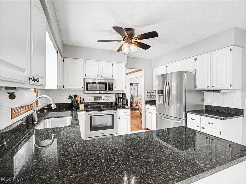 8538 Wedgewood Court, Olmsted Township, OH 44138 Photo 16