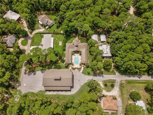 137 Fort Louis Court, Dauphin Island, AL 36528