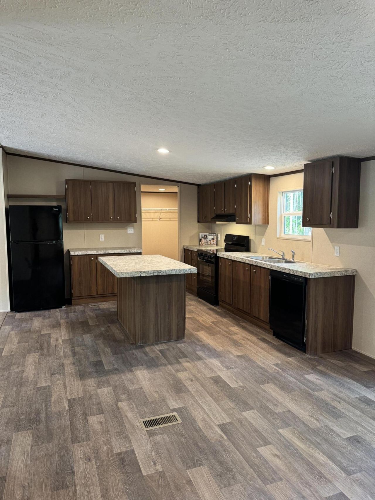 6164 Smith Road Photo 8