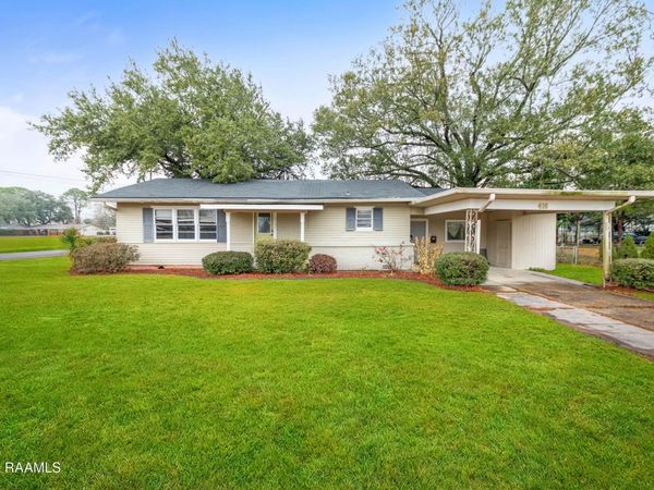 416 W Saint Paul Street, Abbeville, LA 70510