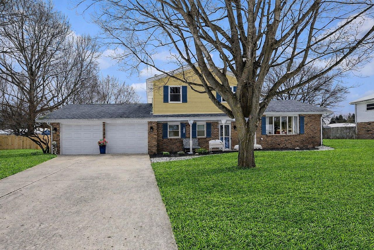 6033 Clearbrook Drive, Stevensville, MI 49127 Main Photo