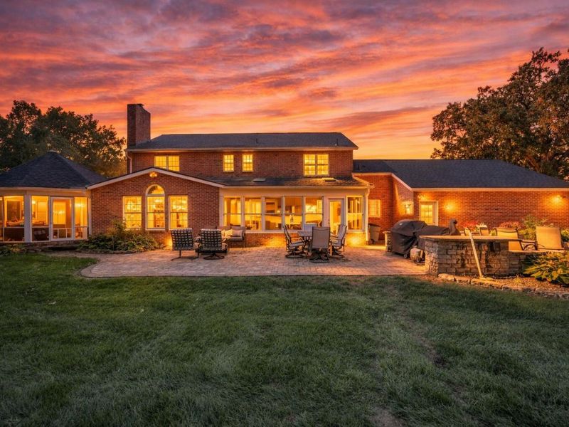 224 Roscommon Drive, Springfield, OH 45503 Photo 2