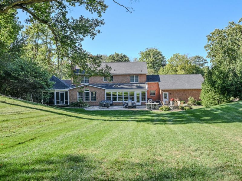 224 Roscommon Drive, Springfield, OH 45503 Photo 9