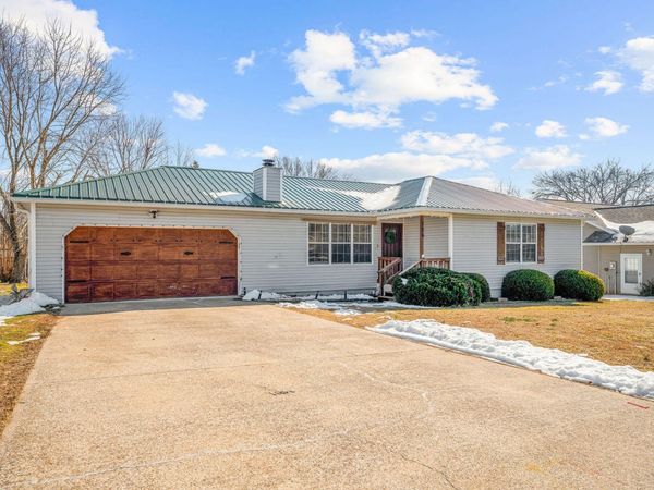 106 S Elm Street , Blue Eye, MO 65611